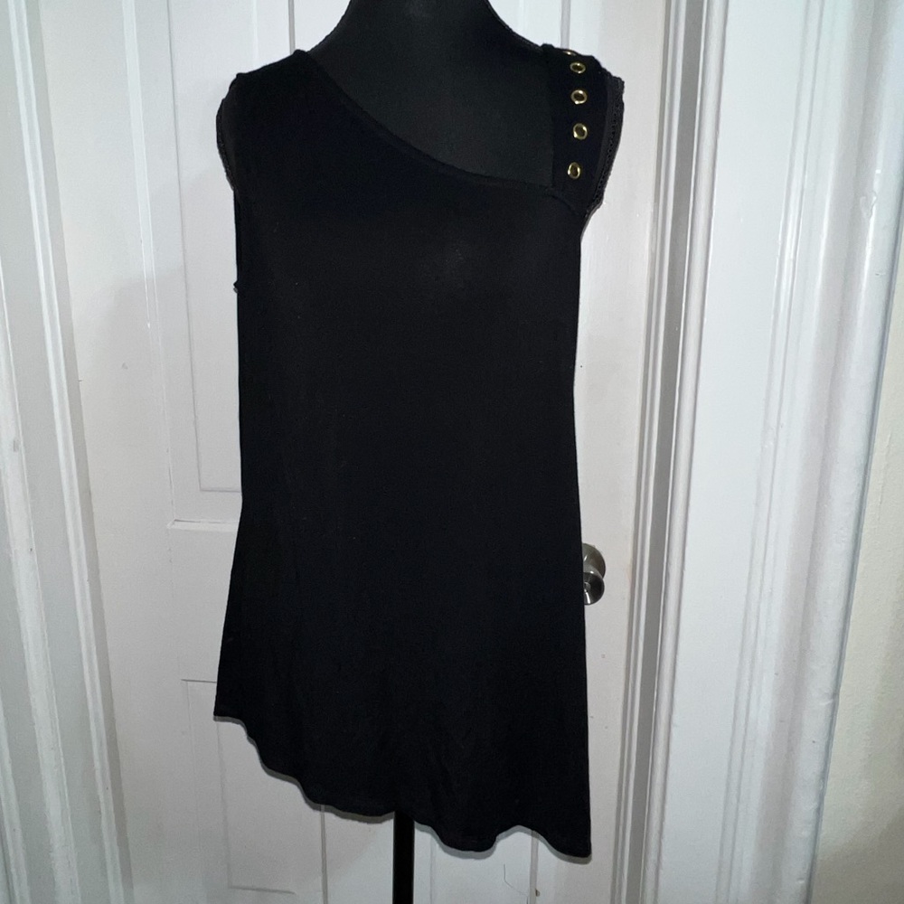 Women's size large Cable & Gauge Black Sleeveless Top shirt eyelets off shoulder